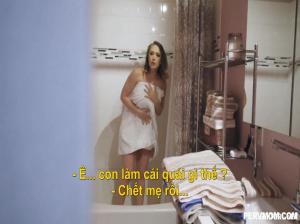 Nhìn lén mẹ kế tắm và cái kết